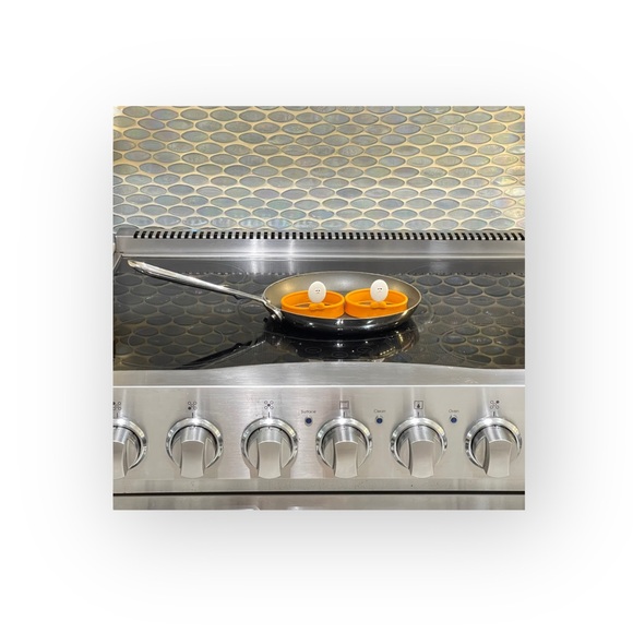 All-Clad ★ D5® Stainless Steel Nonstick Omelette 9” Fry Pan ★ Stainless Steel ★ - Picture 6 of 16